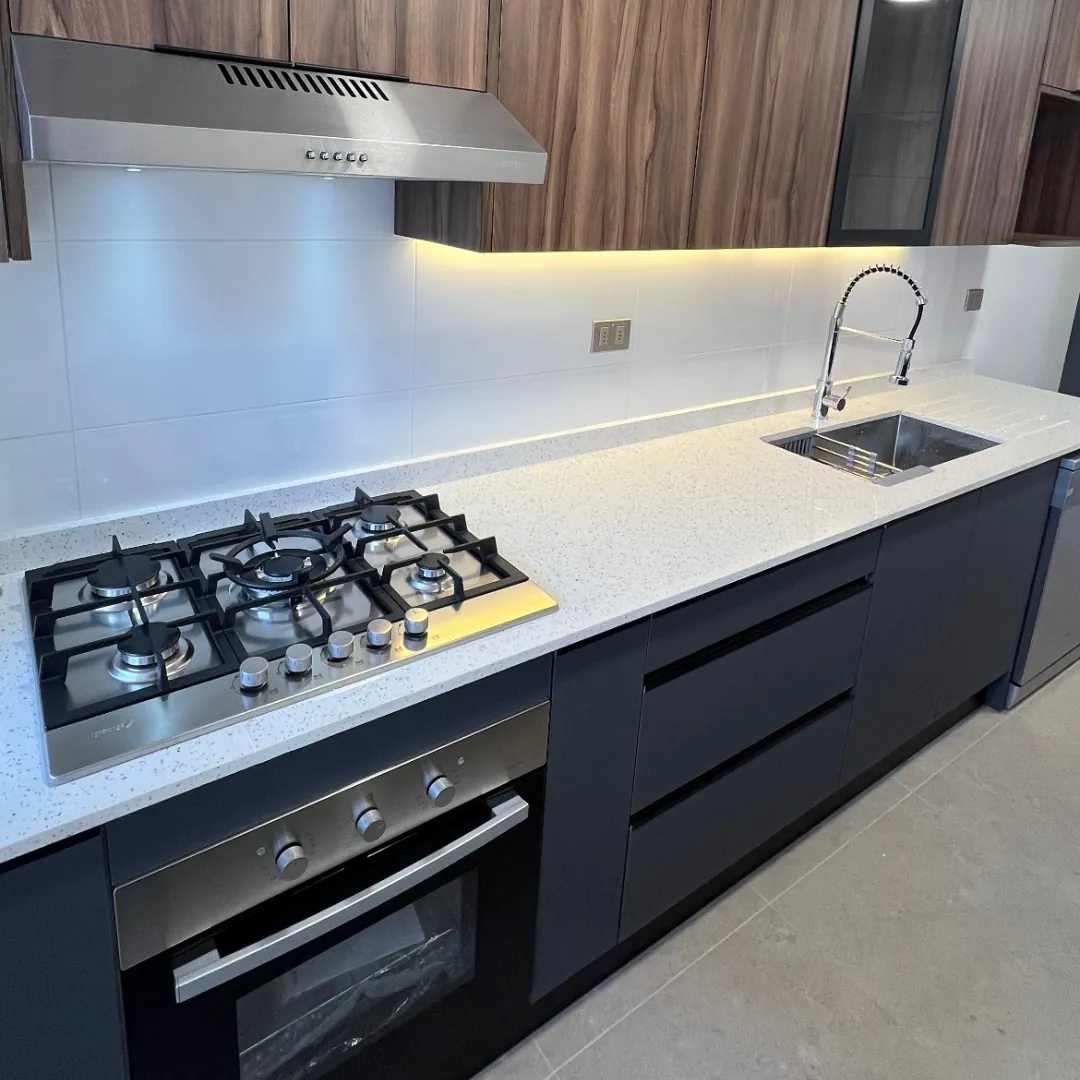 La misma cocina de Colón con muebles a medida instalados